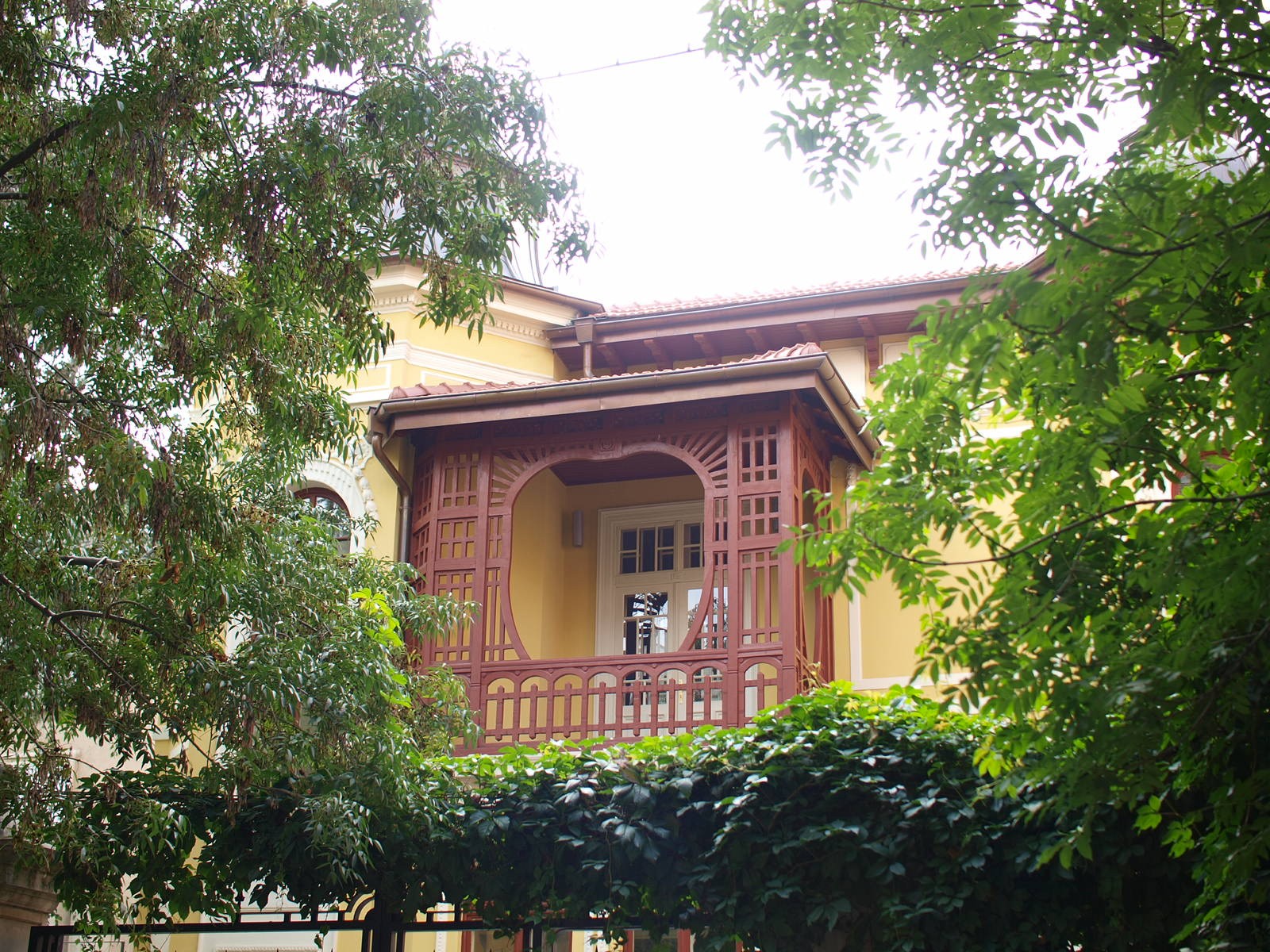 The beautiful verandah at 6 Malyovitsa Street
